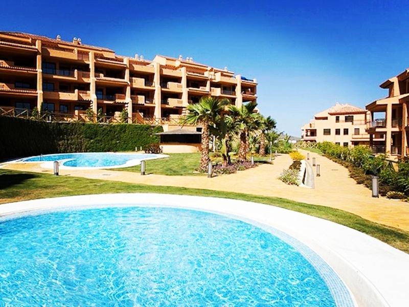 Spacious apartment in La Cala de Mijas with sea view. - image 7