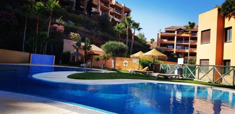 Spacious apartment in La Cala de Mijas with sea view. - image 12