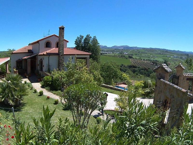 Charming Villa in Ronda with Pool - image 12