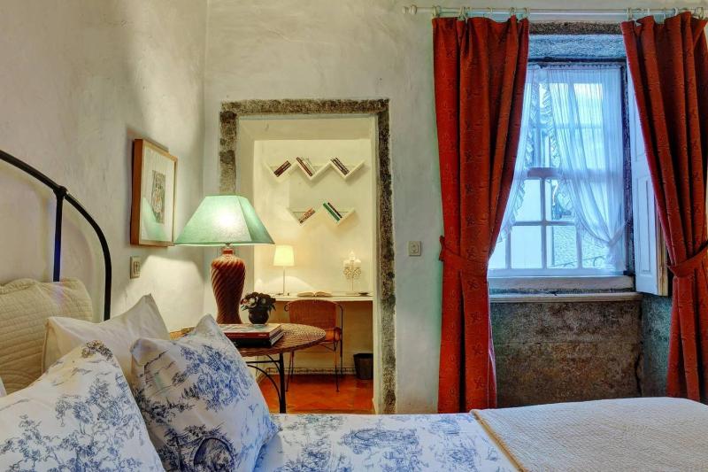 Charming apartment in Porto 60 m² historic center - image 12