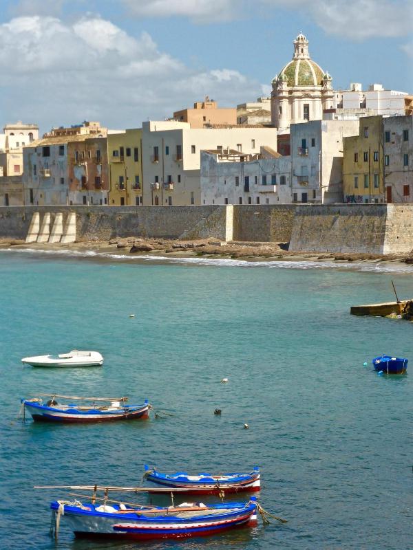 Contemporary Apartment in Trapani 50 m² with Balcony - image 8