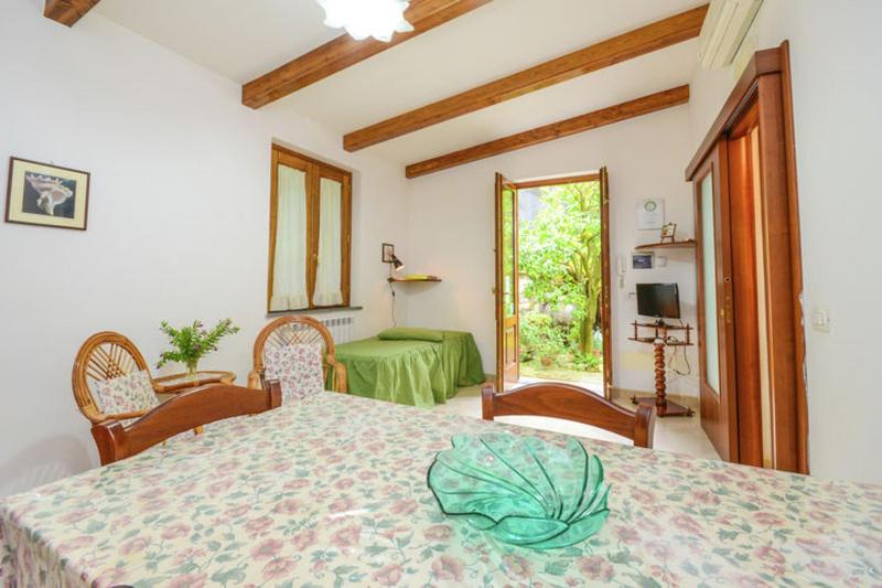 Welcoming apartment in Sorrento 52 m² with sea view terrace - image 2