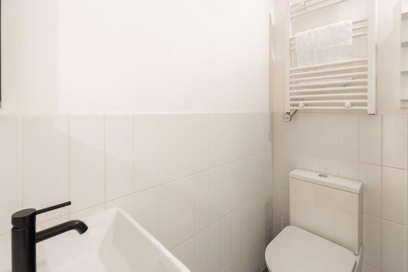 Sunrise Studio Apartment - image 14