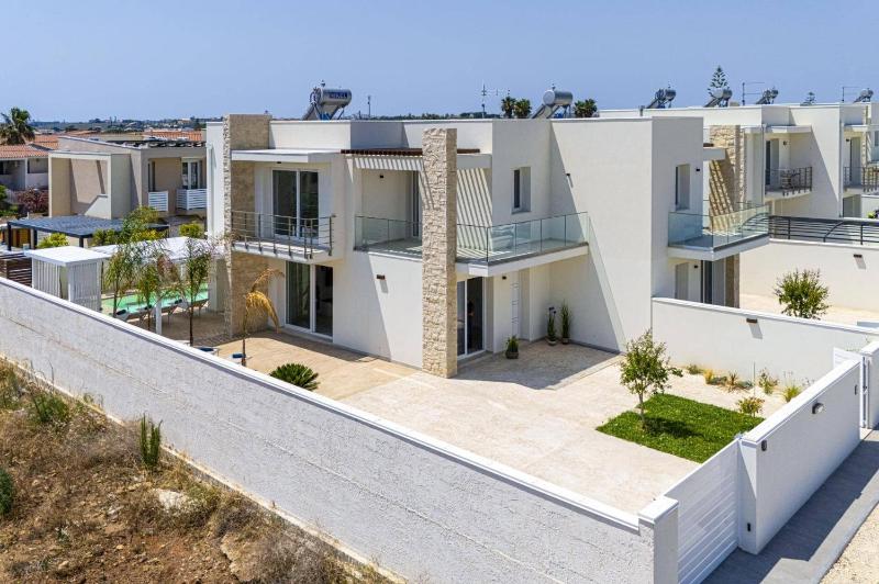 Villa Selene by Villa Plus - image 2
