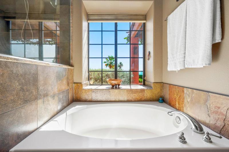 Little Tuscany Sanctuary - image 9