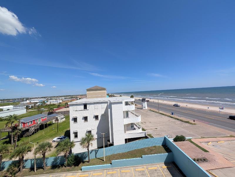 Holiday Inn Express & Suites Galveston West-Seawall by IHG - image 35