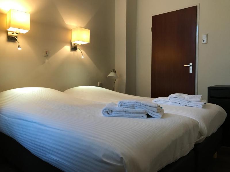 Double Room with Shower image 4