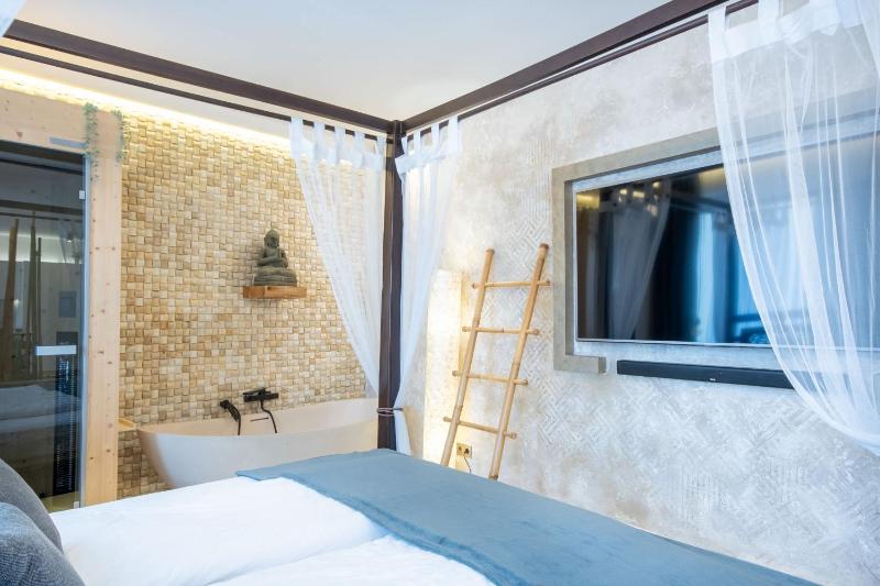 Ultra Central - Luxy - Sauna - Balcony - image 13