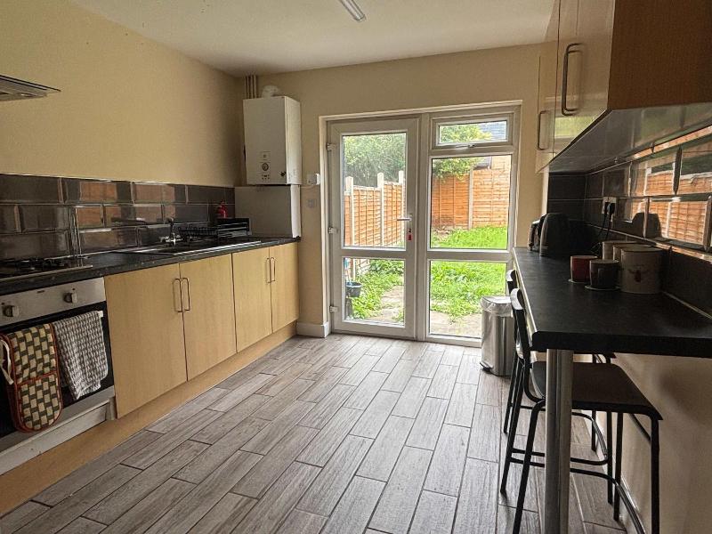 Spacious 5-Bedroom in central Birmingham Garden & Parking - image 36