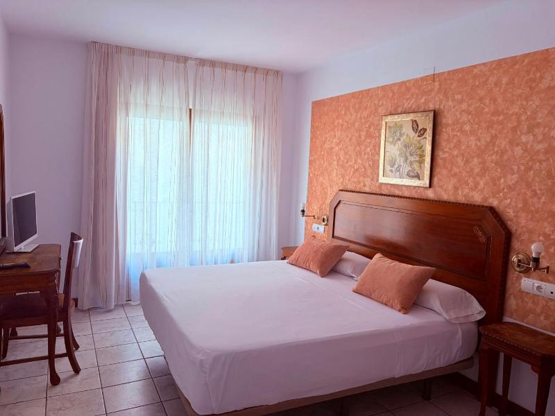 Hotel Alandalus - image 11