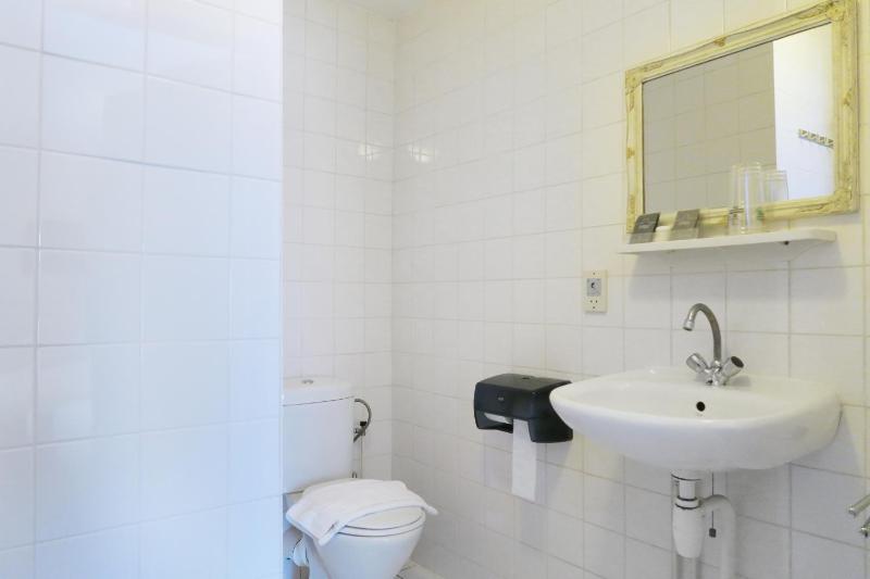 Double Room with Shower image 3