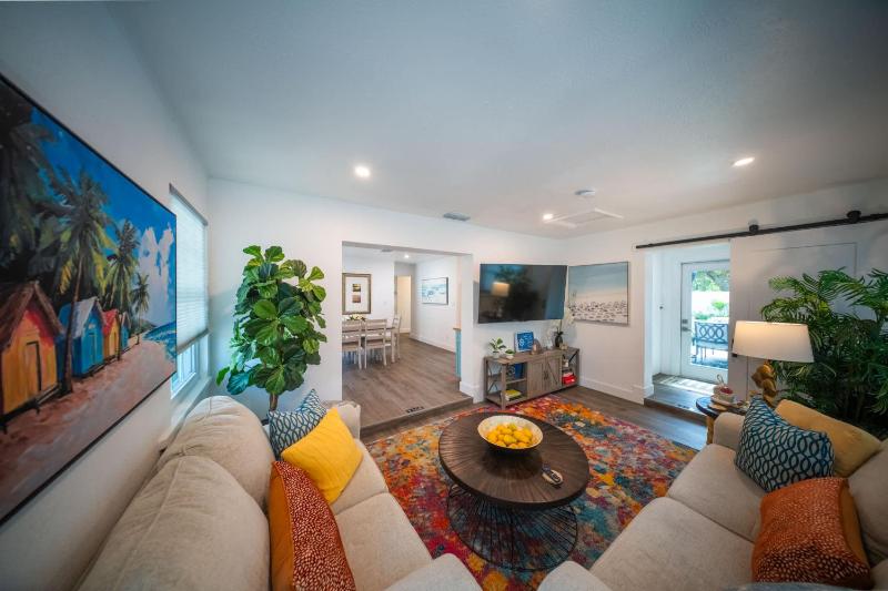 Charlotte Ave Coastal Retreat Private Pool Fire Pit & Backyard Lounge - image 17