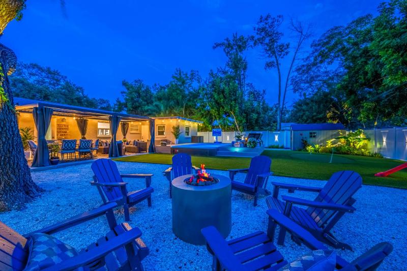 Charlotte Ave Coastal Retreat Private Pool Fire Pit & Backyard Lounge - image 19