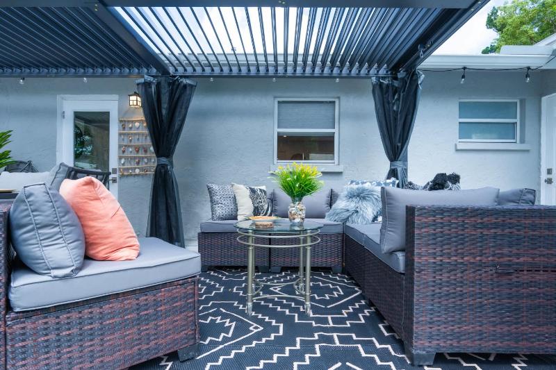 Charlotte Ave Coastal Retreat Private Pool Fire Pit & Backyard Lounge - image 9