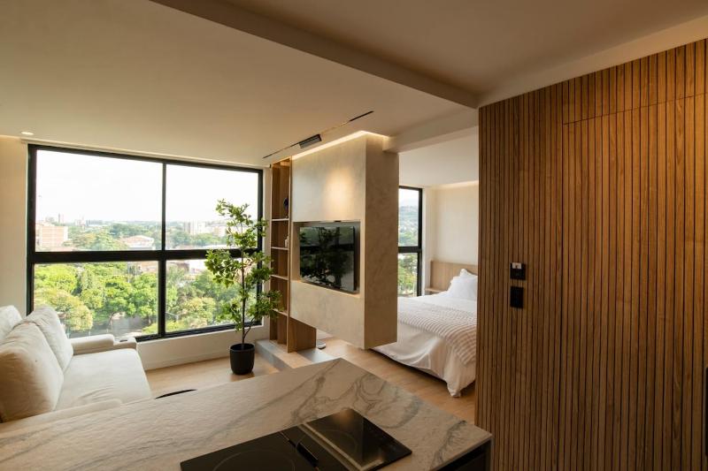 Modern Fully Equipped and Cozy Loft - image 5
