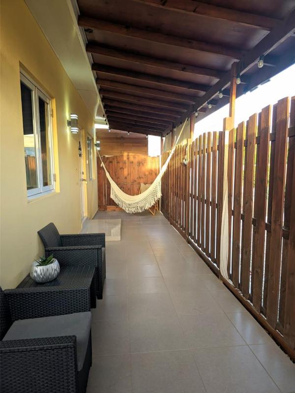 Villa Flores - Near Beach Tanki Leendert - image 15