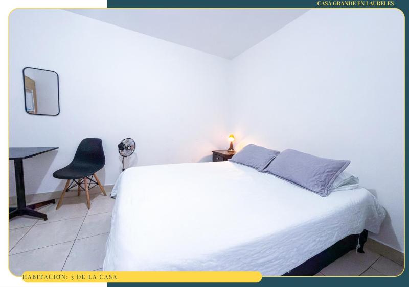Amplia Casa en Laureles Zona Residencial y Tranquila - image 4