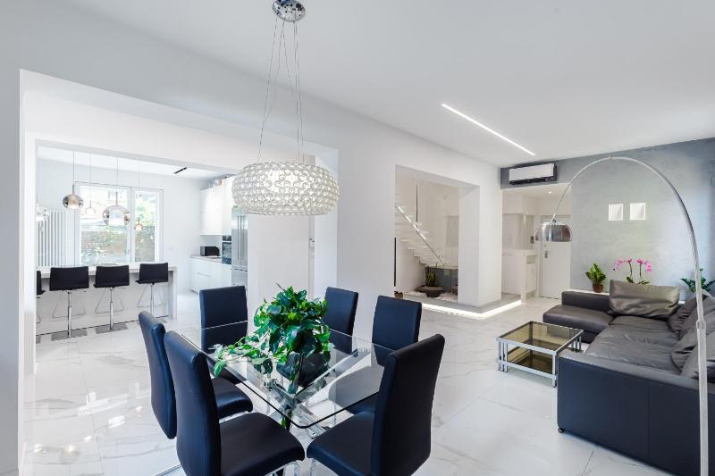 Macan Luxury Apartment - image 10