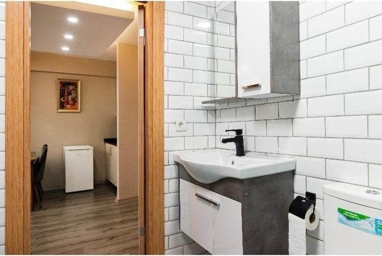 Saltanat Apartment - image 7