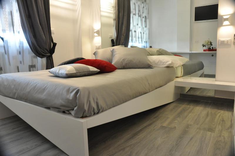 Queen Room image 2