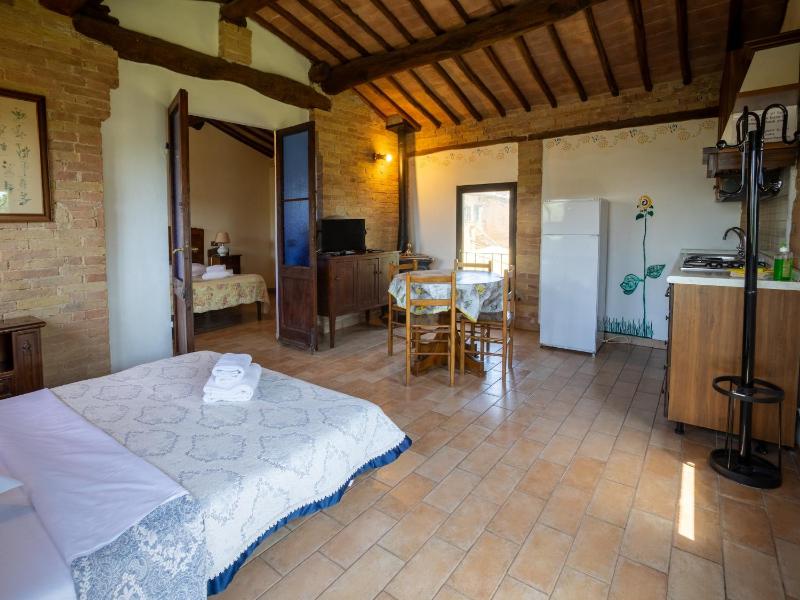 Siena Holiday Home with pool for 4 - image 7