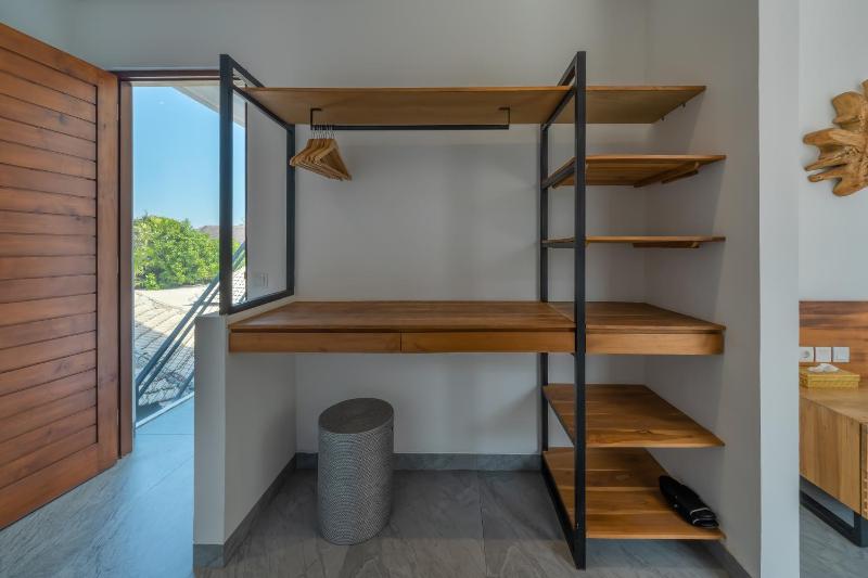The Jendela House - Luxury 5BR Canggu Villa with Sauna Jacuzzi and Rooftop - image 34