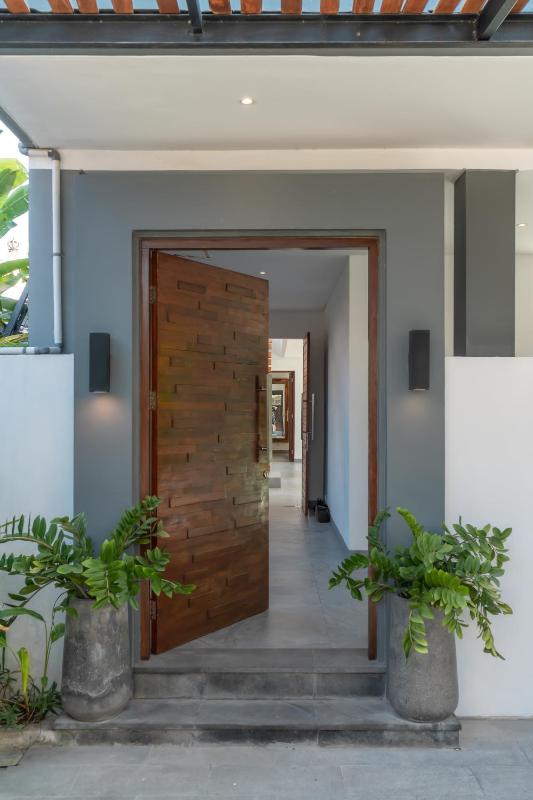 The Jendela House - Luxury 5BR Canggu Villa with Sauna Jacuzzi and Rooftop - image 21