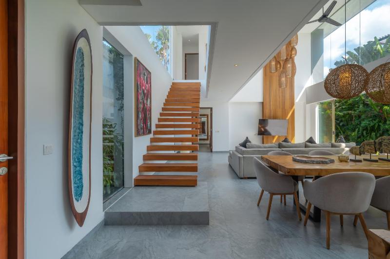 The Jendela House - Luxury 5BR Canggu Villa with Sauna Jacuzzi and Rooftop - image 40