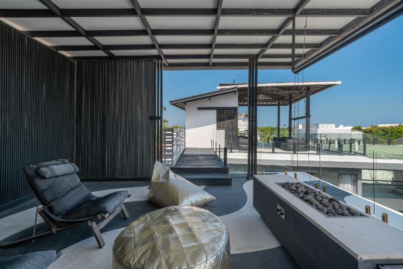 The Jendela House - Luxury 5BR Canggu Villa with Sauna Jacuzzi and Rooftop - image 37