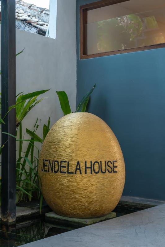 The Jendela House - Luxury 5BR Canggu Villa with Sauna Jacuzzi and Rooftop - image 16