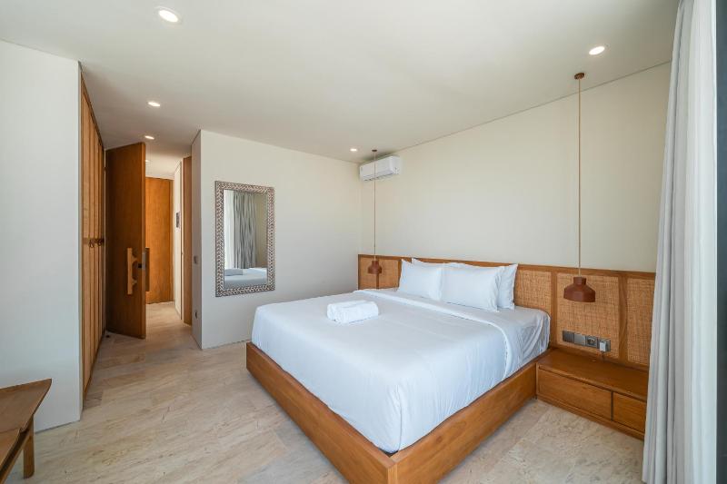Villa Brisa - Luxury 3BR in Bingin Hills with BBQ & Ocean View - image 9
