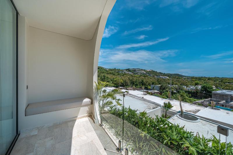 Villa Brisa - Luxury 3BR in Bingin Hills with BBQ & Ocean View - image 7