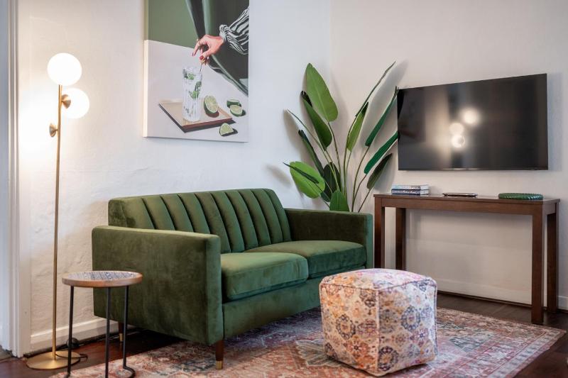 The Art Deco Darling - Espresso & Velvet on Bulwer - image 1