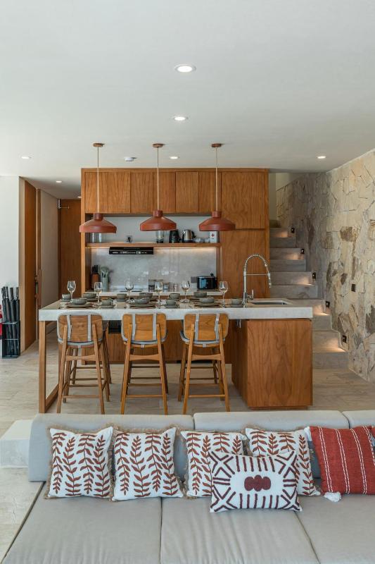 Villa Brisa - Luxury 3BR in Bingin Hills with BBQ & Ocean View - image 15
