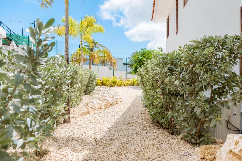 2BR Condo with Outdoor Lounge Pool Access Vredenberg Village - image 44