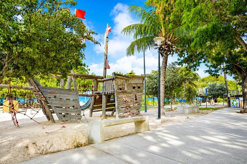 2BR Condo with Outdoor Lounge Pool Access Vredenberg Village - image 20