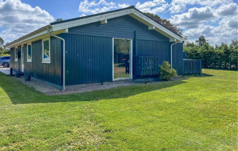 3 Bedroom Nice Home In Hals - image 1