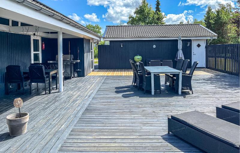 3 Bedroom Nice Home In Hals - image 8