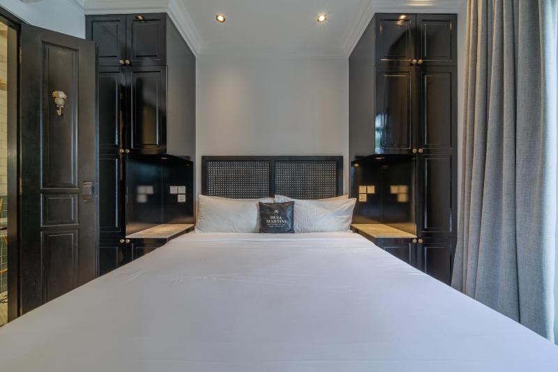 Villa Elysa - Romantic 1BR Retreat 2 Min to Berawa Beach - image 10