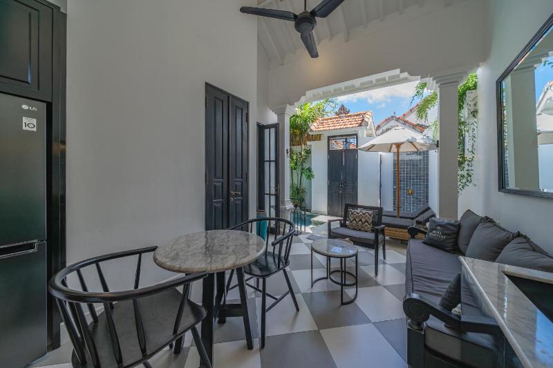 Villa Elysa - Romantic 1BR Retreat 2 Min to Berawa Beach - image 40