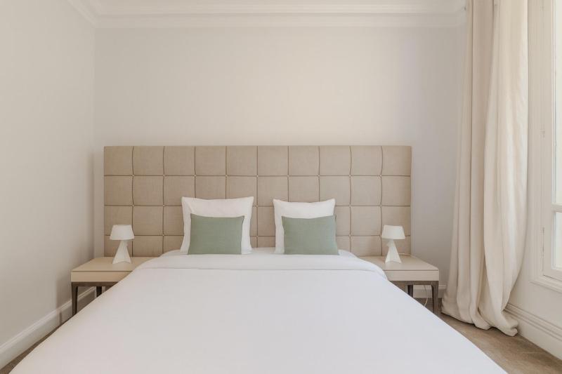 The Parisian Beauty - Ultra Luxury - image 8