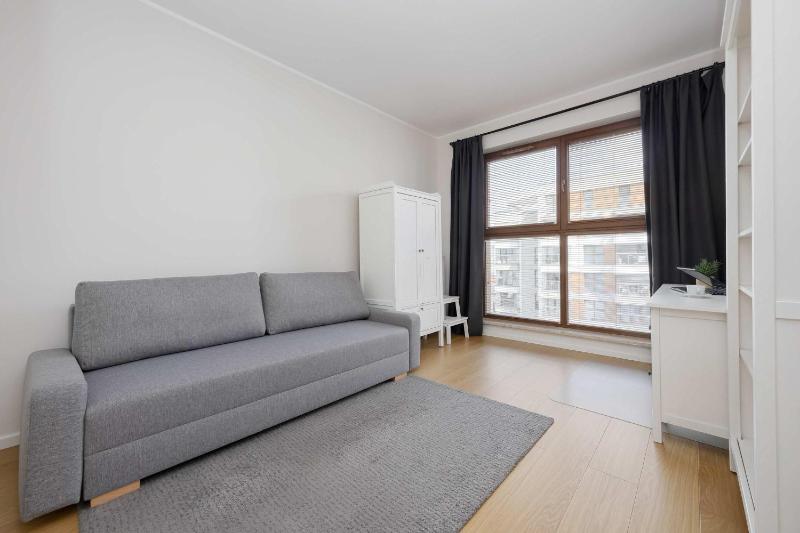Unique Apartment for 6 People with Balcony & Parking by Noclegi Renters - image 9