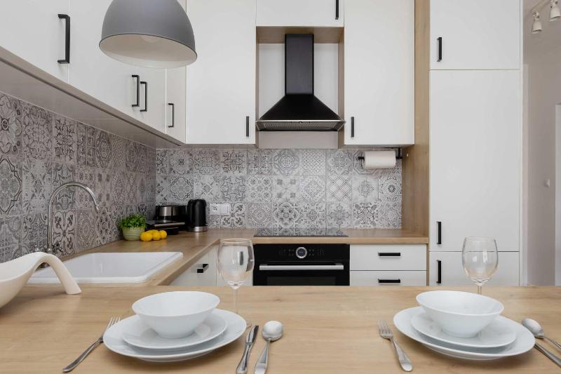 Unique Apartment for 6 People with Balcony & Parking by Noclegi Renters - image 11