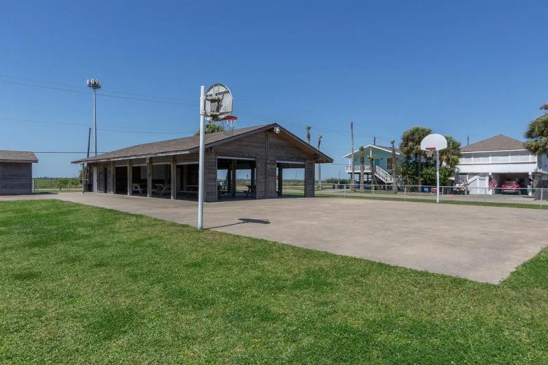 LimeAid Pet-Friendly Jamaica Beach Retreat - image 19