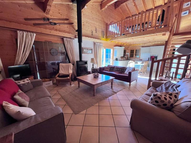 Mountain Chalet with Panoramic Views Sleeps 9 - image 19