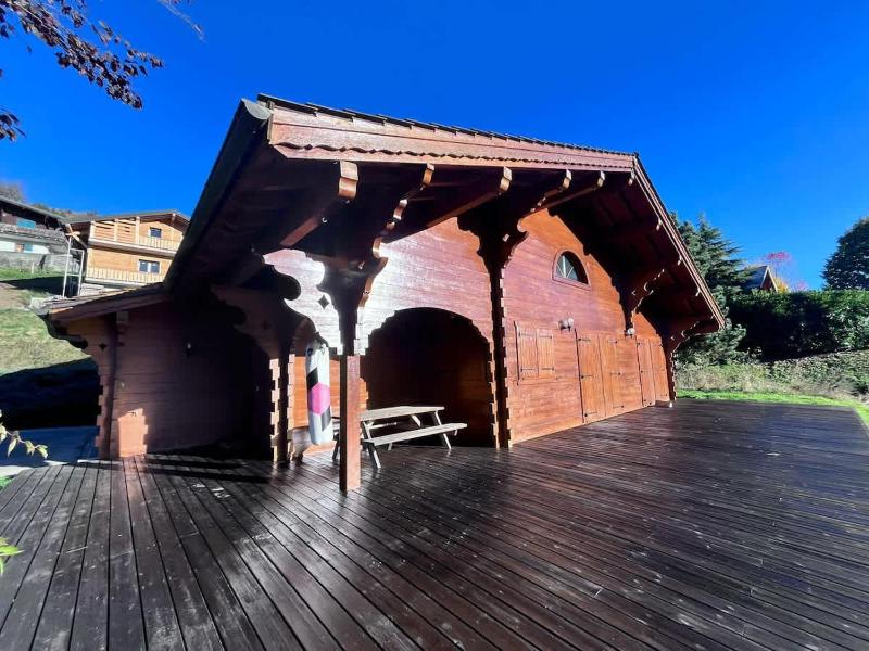 Mountain Chalet with Panoramic Views Sleeps 9 - image 6