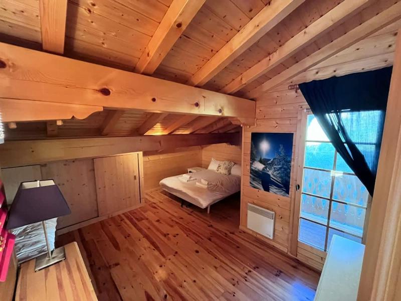 Mountain Chalet with Panoramic Views Sleeps 9 - image 21