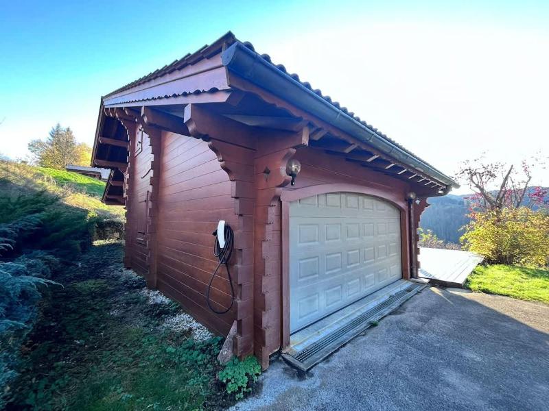 Mountain Chalet with Panoramic Views Sleeps 9 - image 5