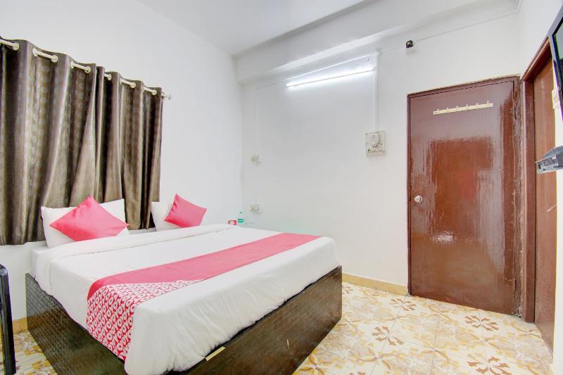 6 CR Hotel Lucky Star CENTRAL BUS STOP - image 16