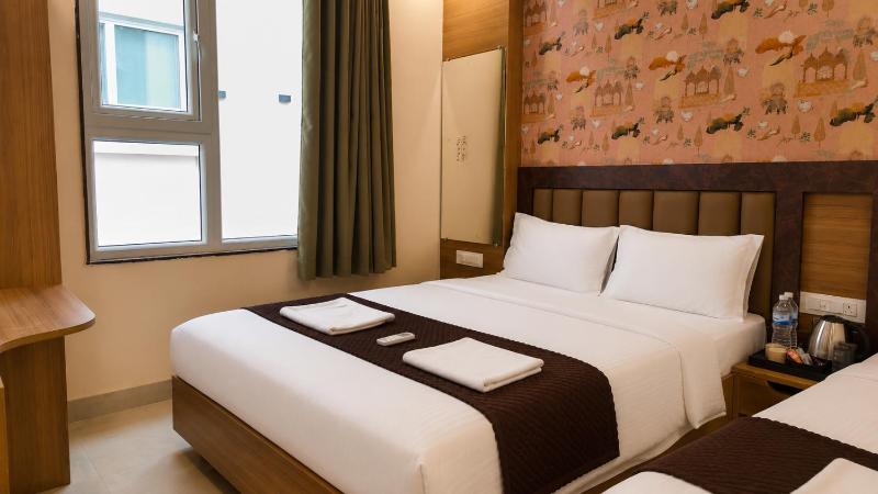 Hari Niwaas Guest House By VM Stays near Ghat and temple - image 9